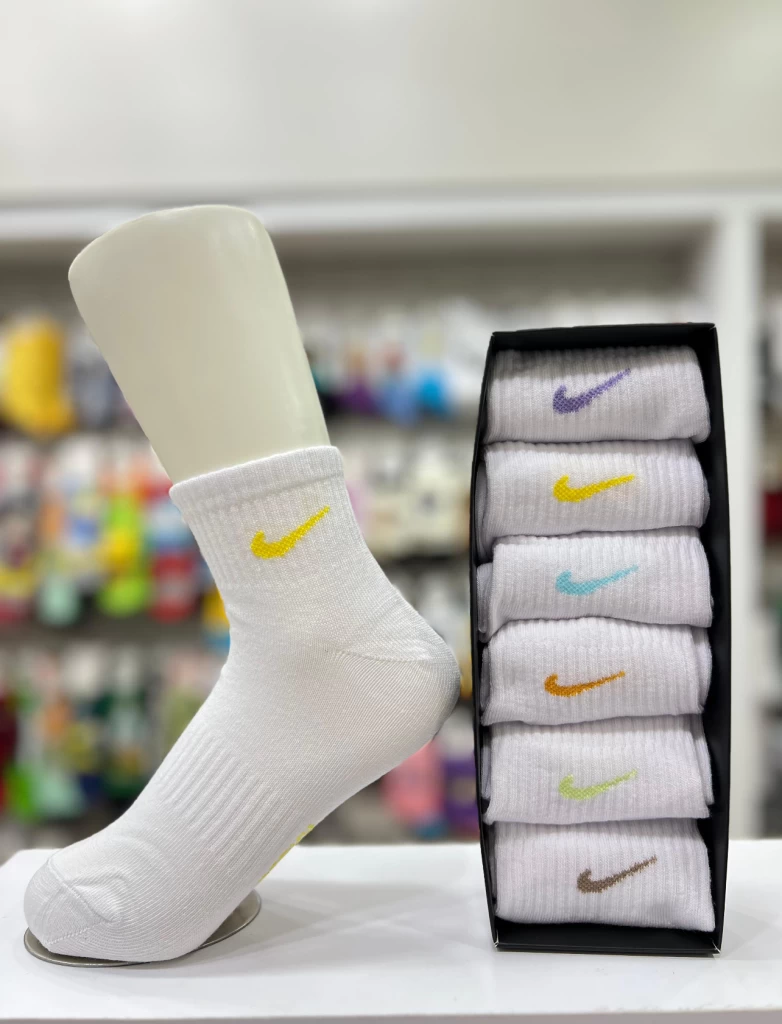 Nike short box